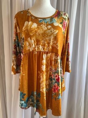 HEIMISH USA Mustard Floral Babydoll Rounded Hem 3/4 Sleeve Tunic Size M
